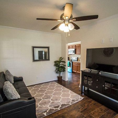 Hays St Cozy Remodeled 2Br/2Ba House Sleeps 8 Apartment San Antonio Exterior photo