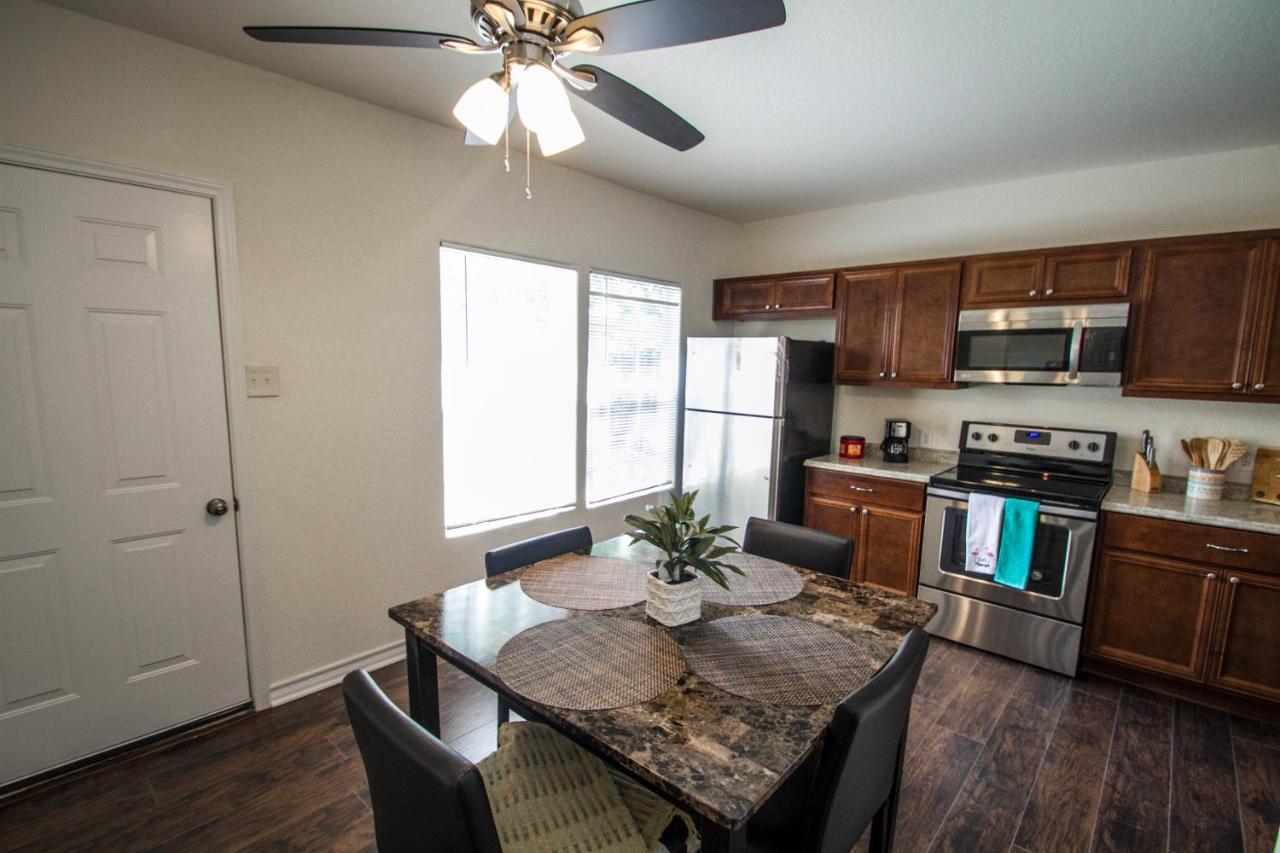 Hays St Cozy Remodeled 2Br/2Ba House Sleeps 8 Apartment San Antonio Exterior photo