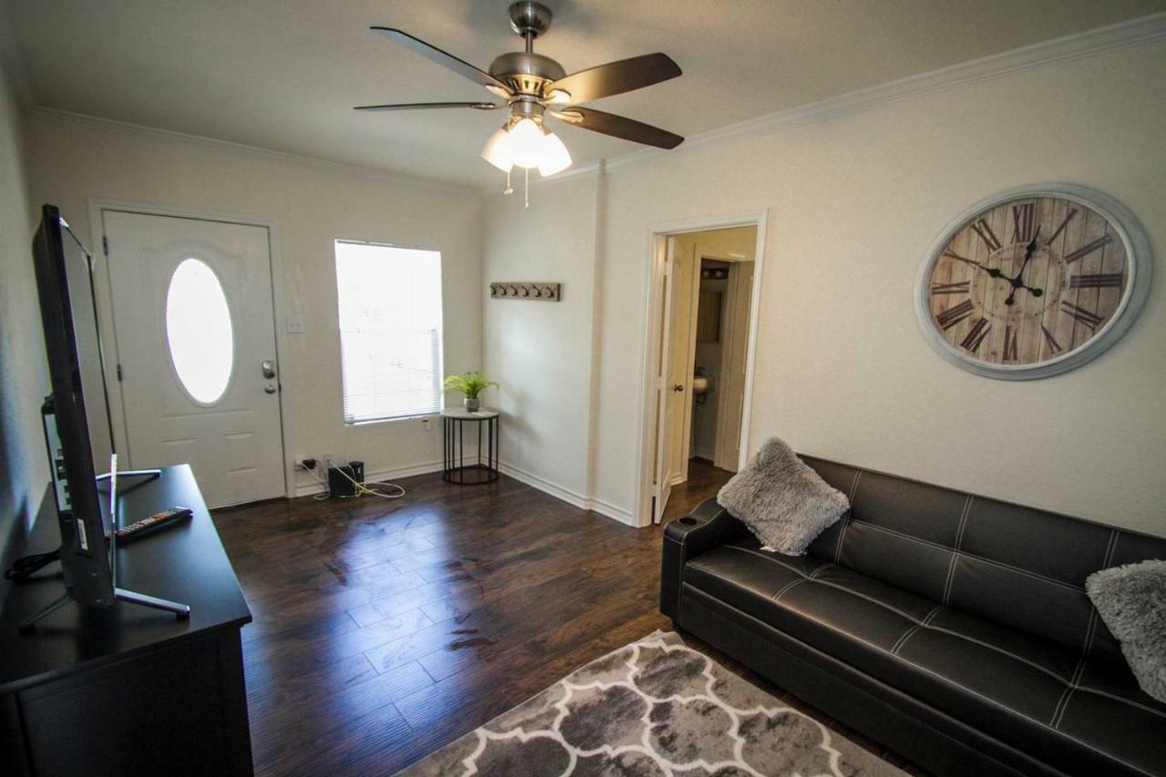 Hays St Cozy Remodeled 2Br/2Ba House Sleeps 8 Apartment San Antonio Exterior photo