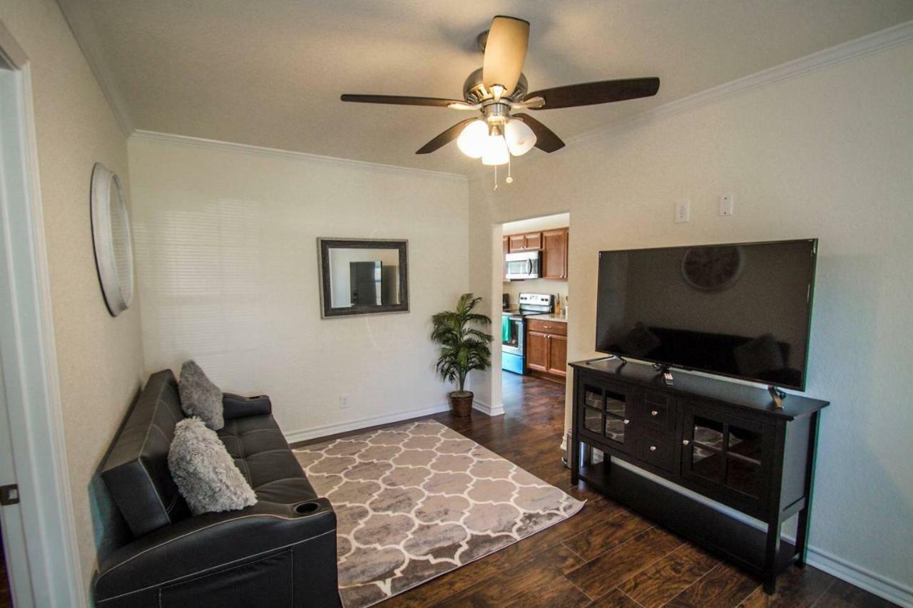 Hays St Cozy Remodeled 2Br/2Ba House Sleeps 8 Apartment San Antonio Exterior photo