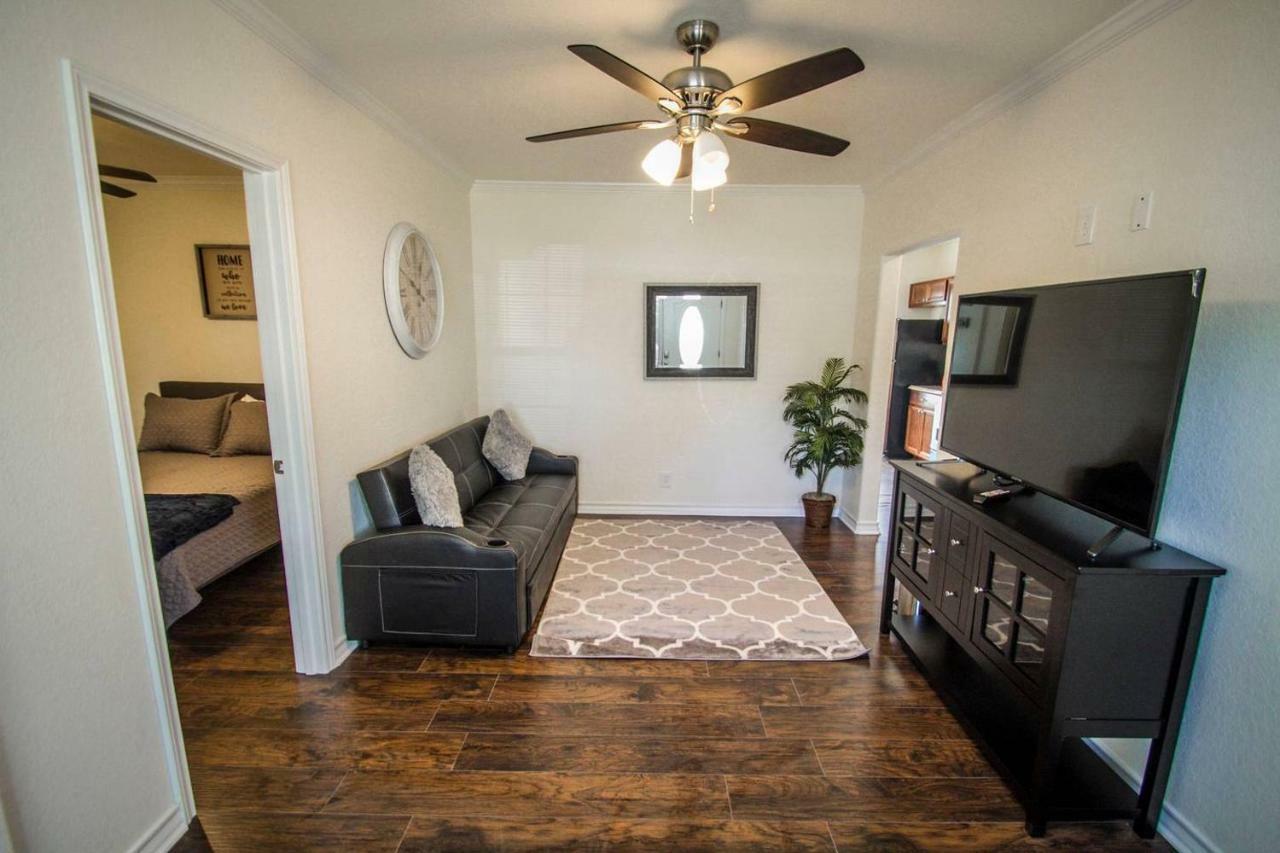 Hays St Cozy Remodeled 2Br/2Ba House Sleeps 8 Apartment San Antonio Exterior photo